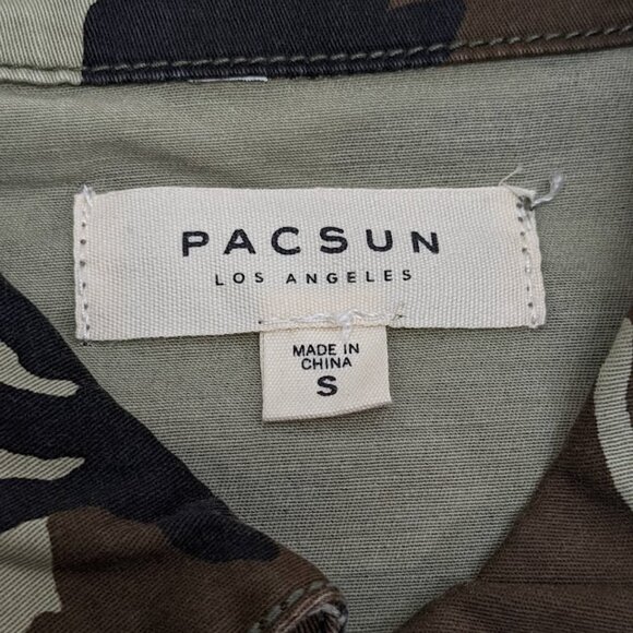 NEW PacSun Women's  Size S Camo Rose Swans Flower Embroidered Jacket Shacket - Picture 10 of 12